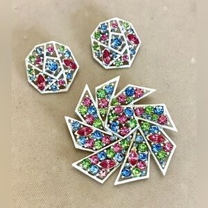 Vintage Uranium Rhinestones Brooch & Clip-on Earrings Set